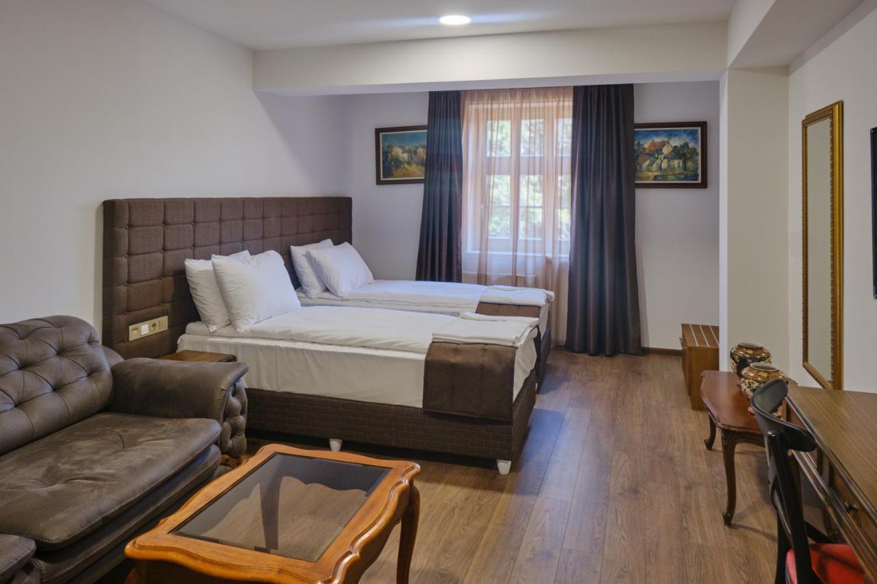 Hotel Splendid Pleven Buitenkant foto