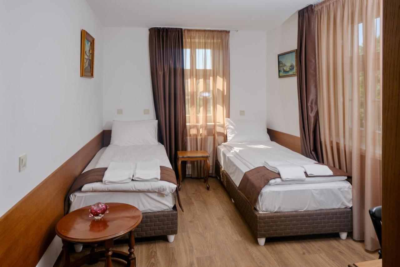 Hotel Splendid Pleven Buitenkant foto